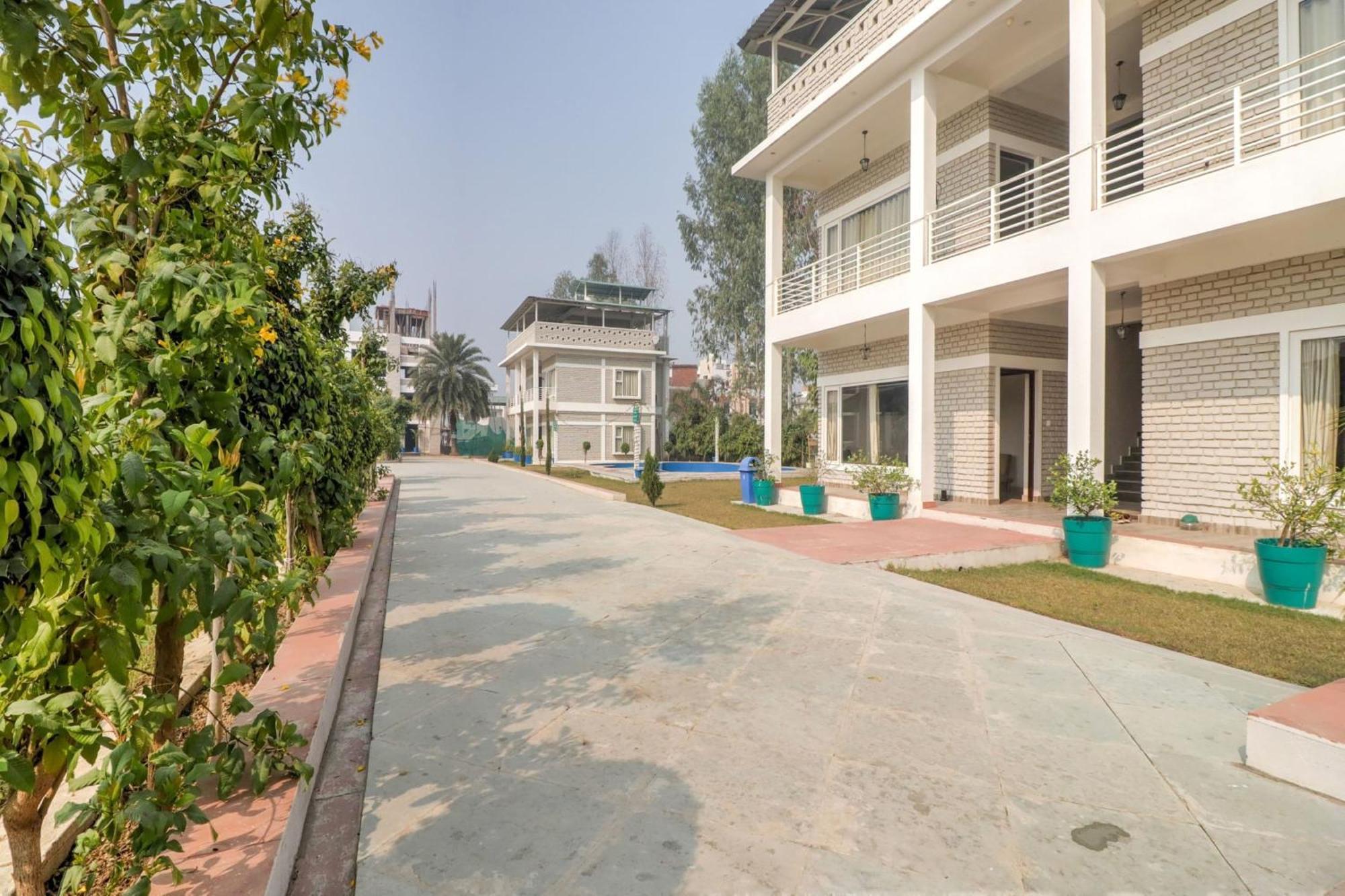 Townhouse Amaraa Farms Near Lulu Hypermarket 러크나우 외부 사진