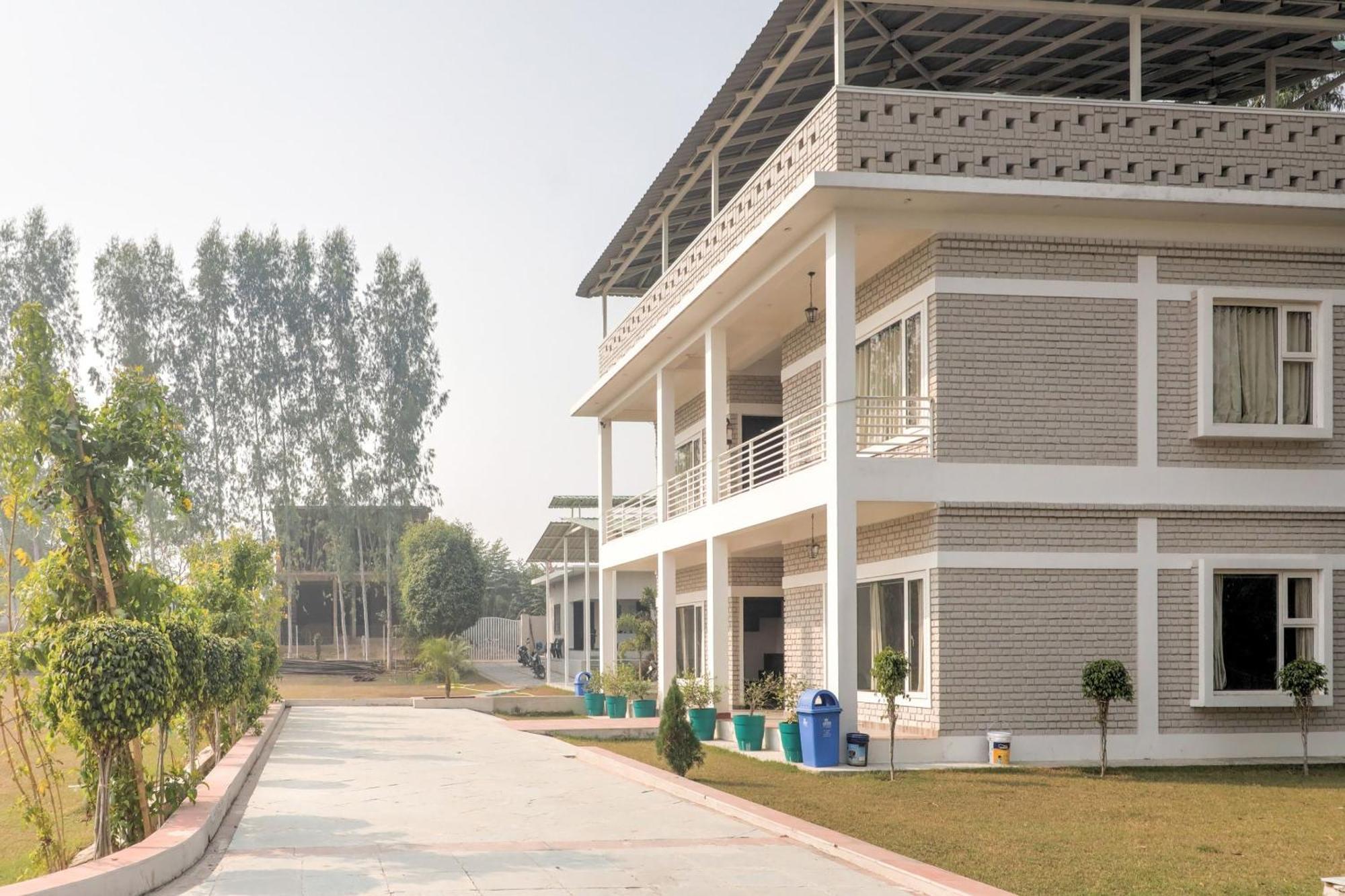 Townhouse Amaraa Farms Near Lulu Hypermarket 러크나우 외부 사진